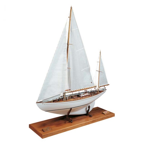 Yate de Regata Dorade 1:20